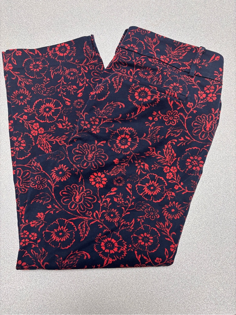 Ann Taylor Loft The Riviera Pant Navy Red Floral Marisa Cropped Women's 10